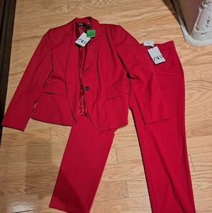 NWT fuchsia pink Zara suit (pants size 10, blazer size 12)